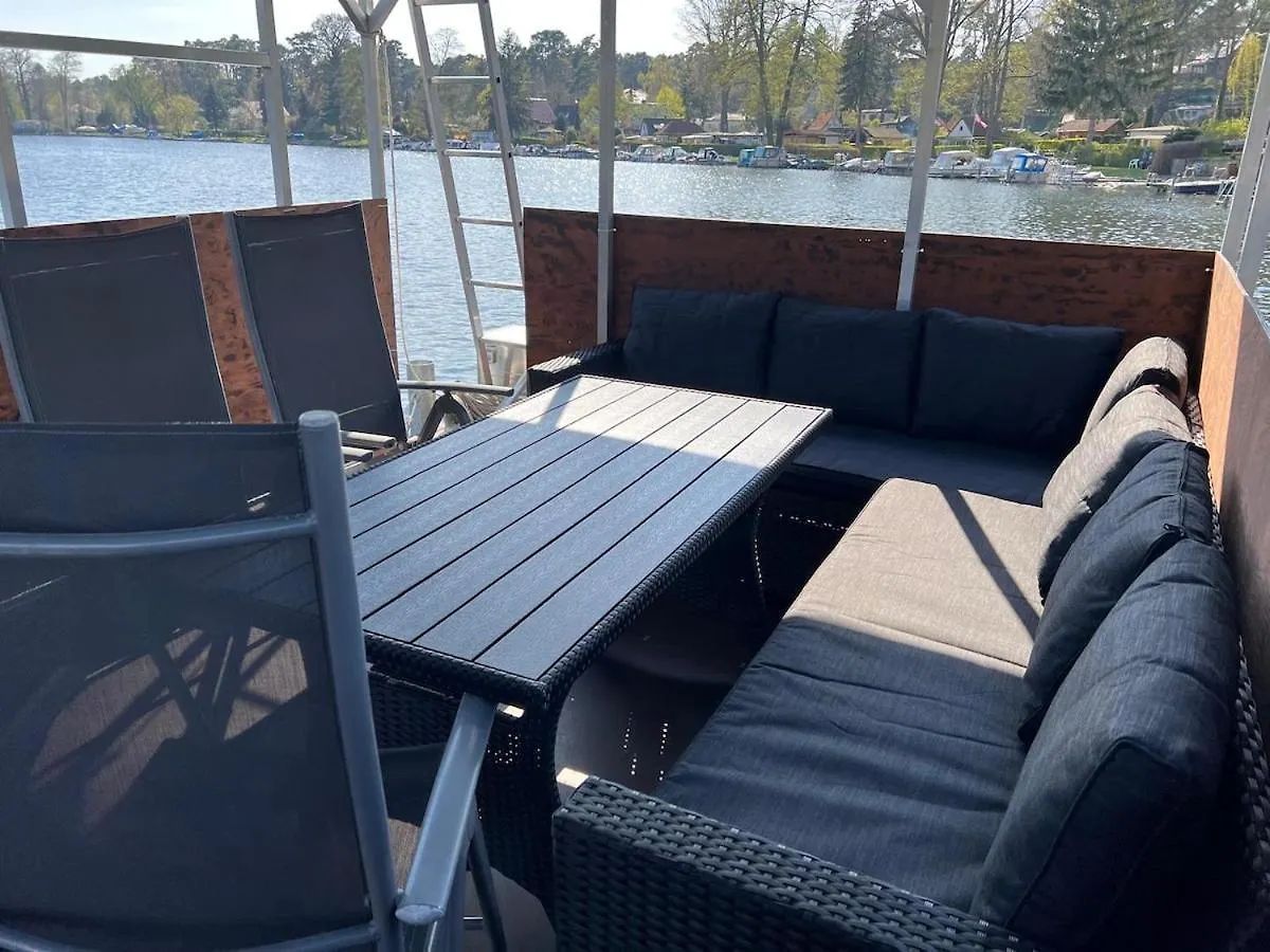 Party Grill Boot Hotel Berlin Botel